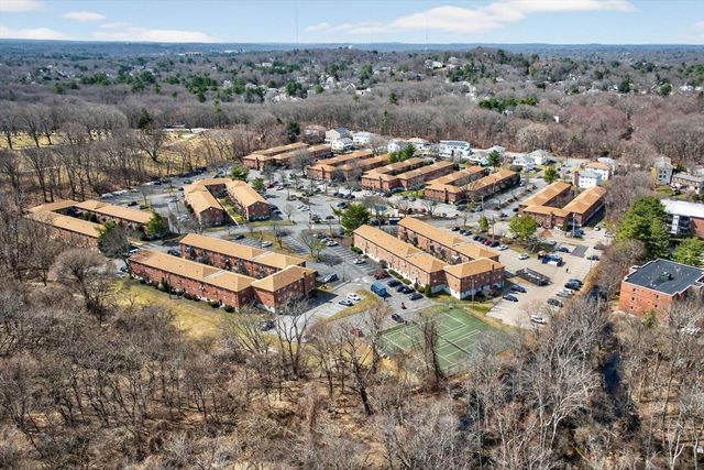 20 Westgate Rd 2, Boston, MA 02467