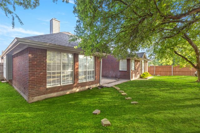 8343 Crystalwood Drive, Dallas, TX 75249