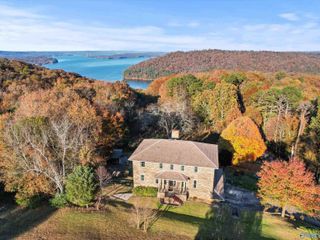 55 Mountain Laurel Lane, Guntersville, AL 35976