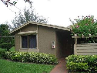 447 Lakeview Drive 1, Weston, FL 33326