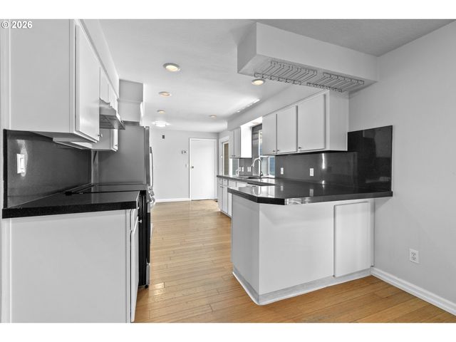 620 Sw ORCHID St, Portland, OR 97219