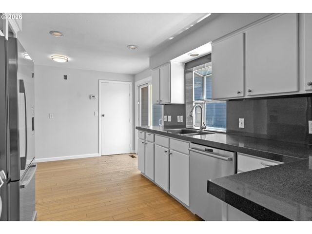 620 Sw ORCHID St, Portland, OR 97219