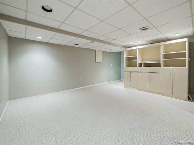 6505 Maple Lakes Court, West Bloomfield, MI 48322