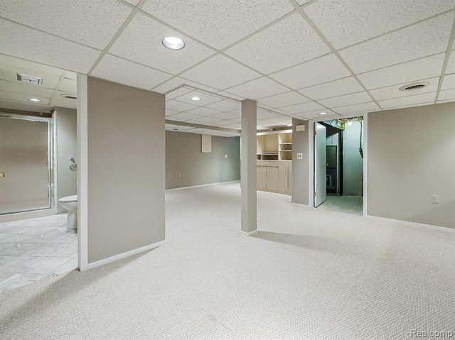 6505 Maple Lakes Court, West Bloomfield, MI 48322