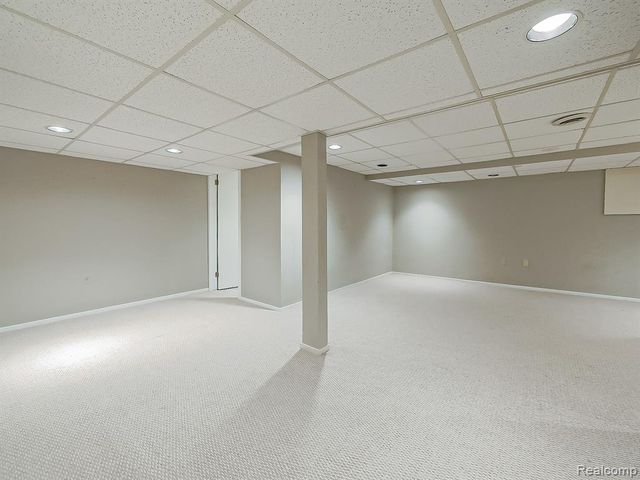 6505 Maple Lakes Court, West Bloomfield, MI 48322