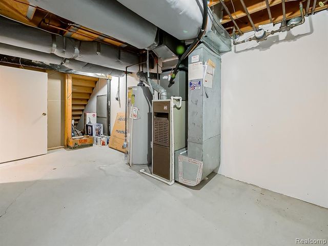 6505 Maple Lakes Court, West Bloomfield, MI 48322