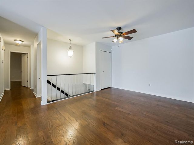 6505 Maple Lakes Court, West Bloomfield, MI 48322