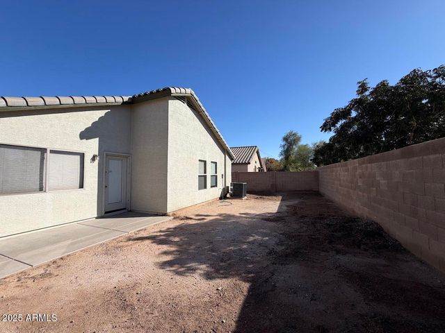 16567 W Latham Street, Goodyear, AZ 85338