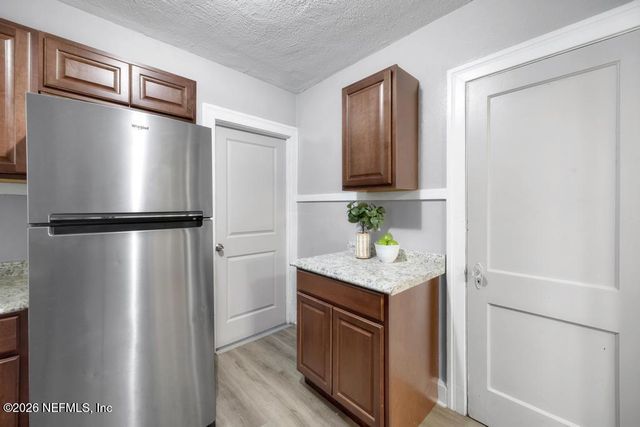 2550 SUMMIT Street, Jacksonville, FL 32204