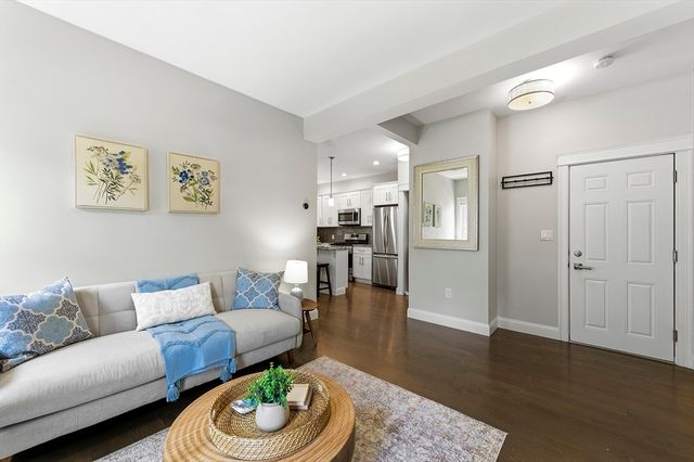 21 Whitney Ave 1L, Beverly, MA 01905