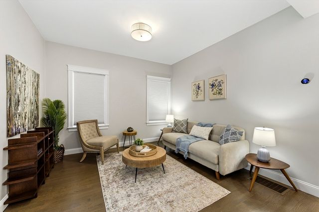 21 Whitney Ave 1L, Beverly, MA 01905