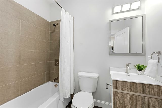 21 Whitney Ave 1L, Beverly, MA 01905
