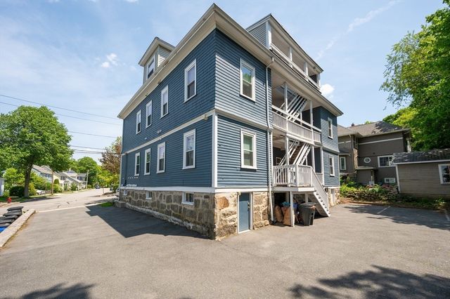 21 Whitney Ave 1L, Beverly, MA 01905