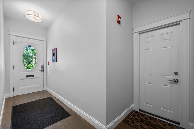 21 Whitney Ave 1L, Beverly, MA 01905