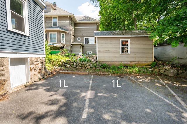 21 Whitney Ave 1L, Beverly, MA 01905