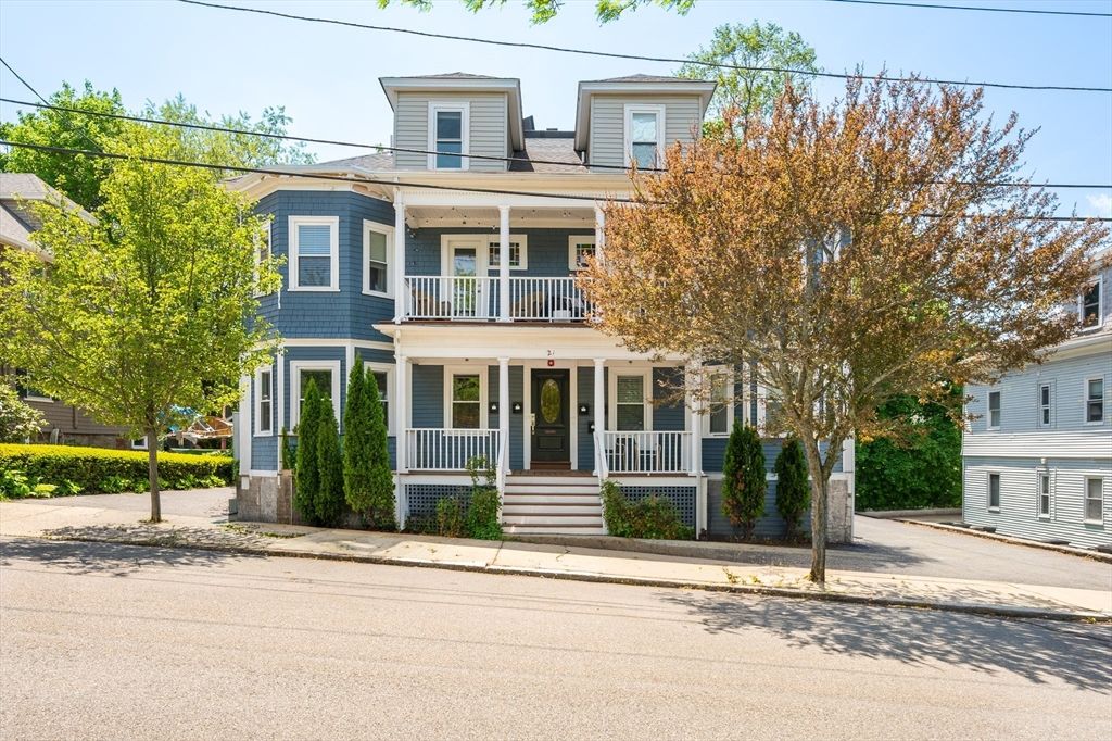 21 Whitney Ave 1L, Beverly, MA 01905