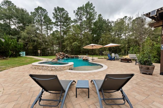 1702 Country Creek Court, Magnolia, TX 77354