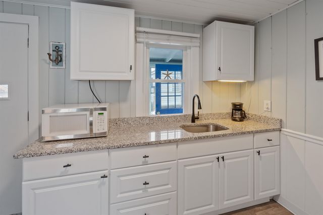 15 Riverview Terrace, Hampton, NH 03842