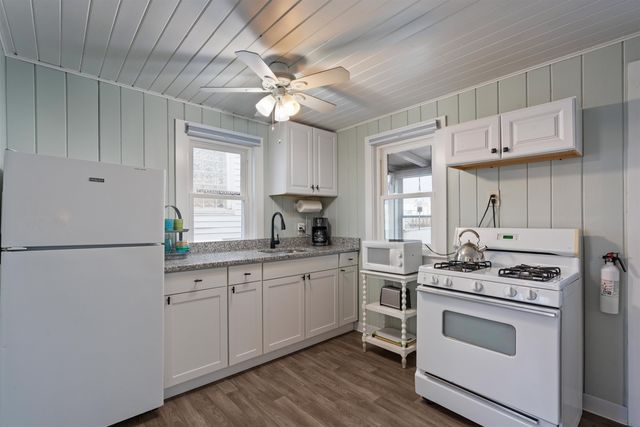 15 Riverview Terrace, Hampton, NH 03842