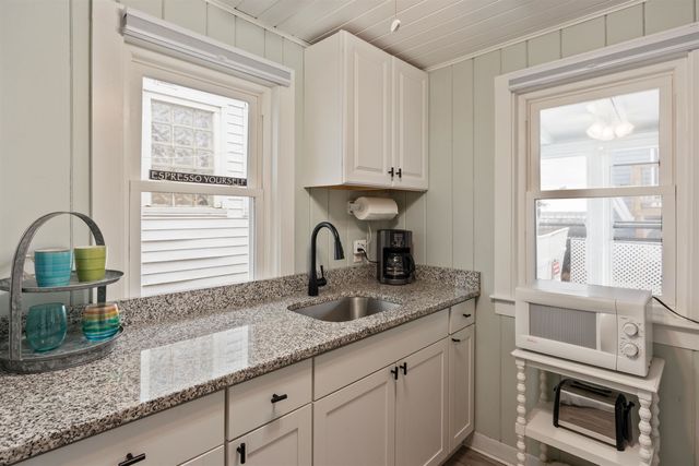 15 Riverview Terrace, Hampton, NH 03842