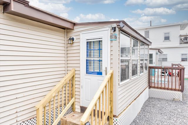 15 Riverview Terrace, Hampton, NH 03842