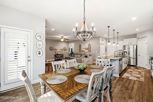 699 E Chatman Drive NW, Calabash, NC 28467