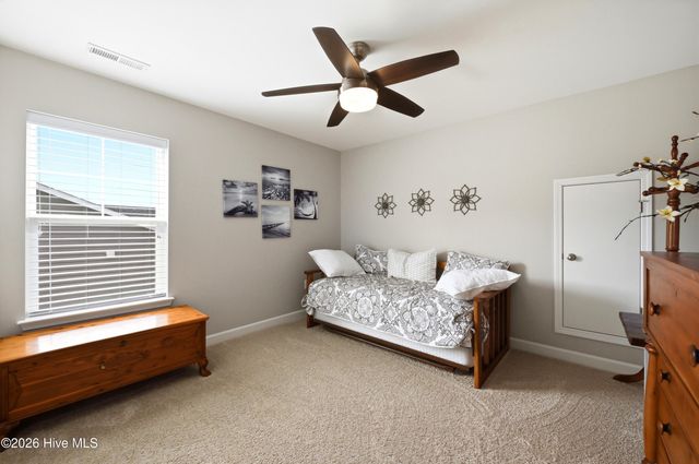 699 E Chatman Drive NW, Calabash, NC 28467