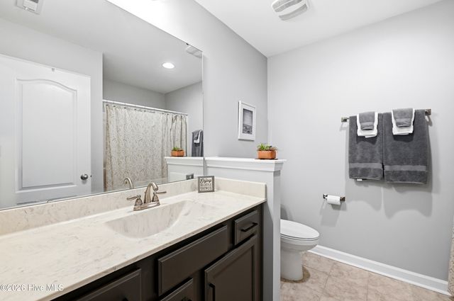 699 E Chatman Drive NW, Calabash, NC 28467