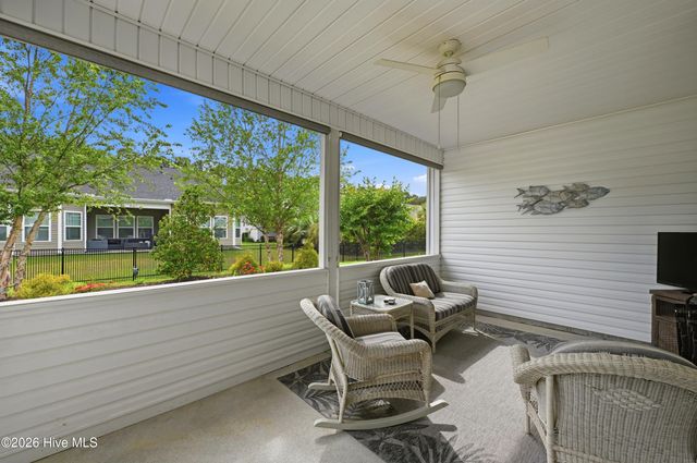 699 E Chatman Drive NW, Calabash, NC 28467