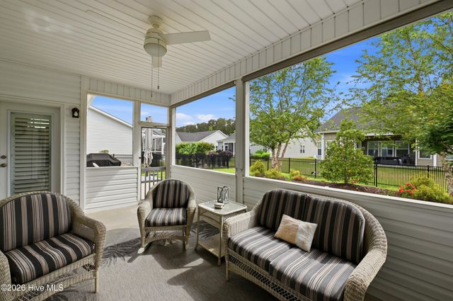 699 E Chatman Drive NW, Calabash, NC 28467