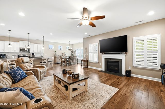 699 E Chatman Drive NW, Calabash, NC 28467