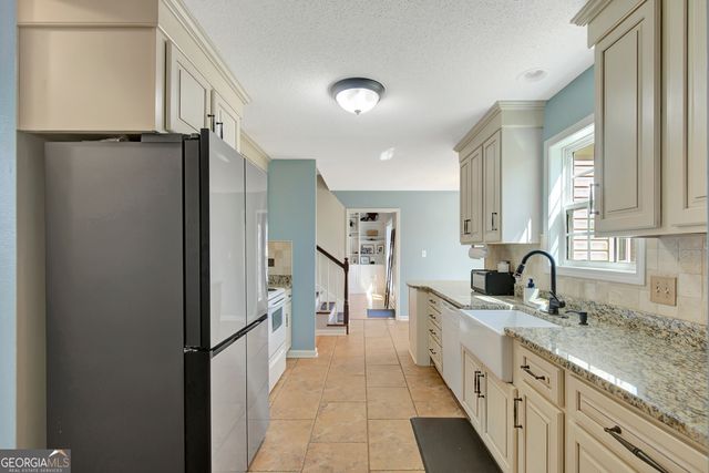 135 Valley Brook Drive, Newnan, GA 30265