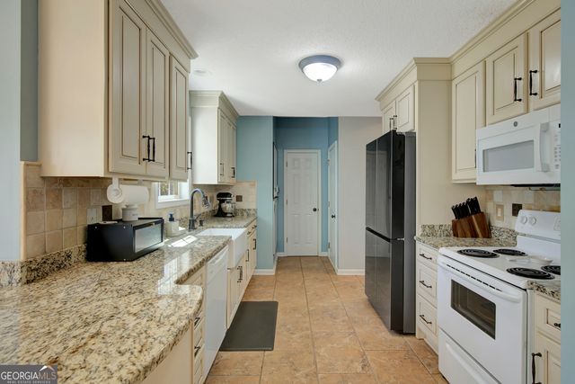 135 Valley Brook Drive, Newnan, GA 30265