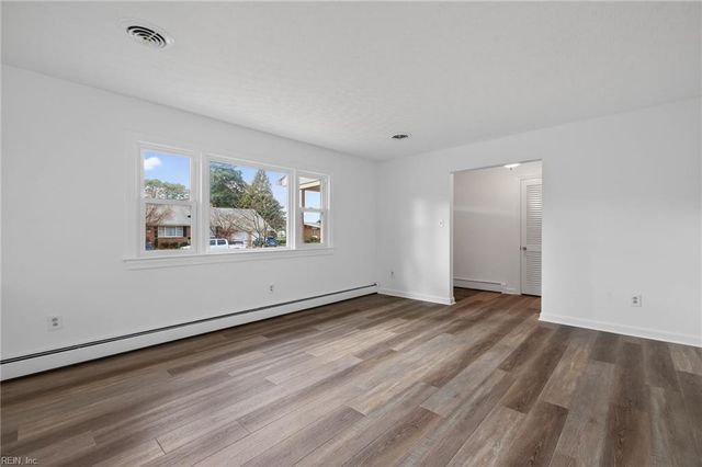 4620 Hagen DR, Virginia Beach, VA 23462