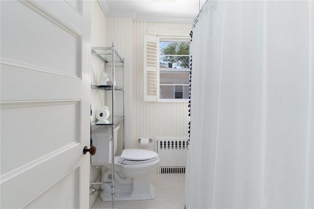 21 Division Street, Newport, RI 02840