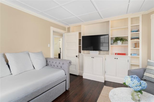 21 Division Street, Newport, RI 02840