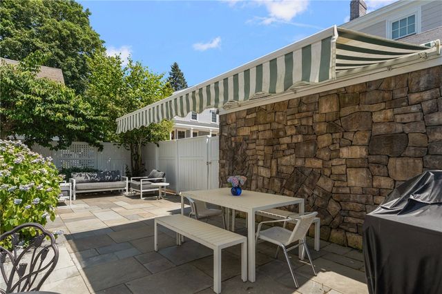 21 Division Street, Newport, RI 02840
