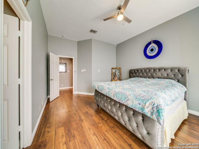 5918 HART FLD, San Antonio, TX 78249