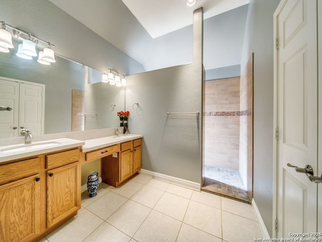 5918 HART FLD, San Antonio, TX 78249