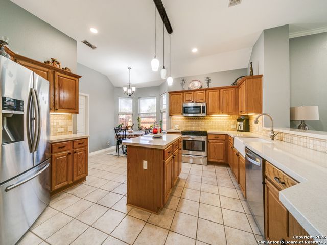 5918 HART FLD, San Antonio, TX 78249