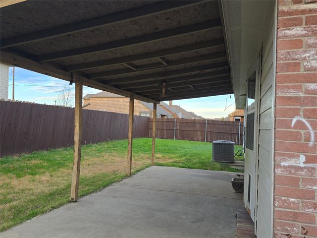 253 Pine Crest Drive, Justin, TX 76247