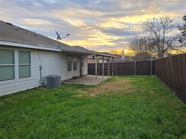 253 Pine Crest Drive, Justin, TX 76247