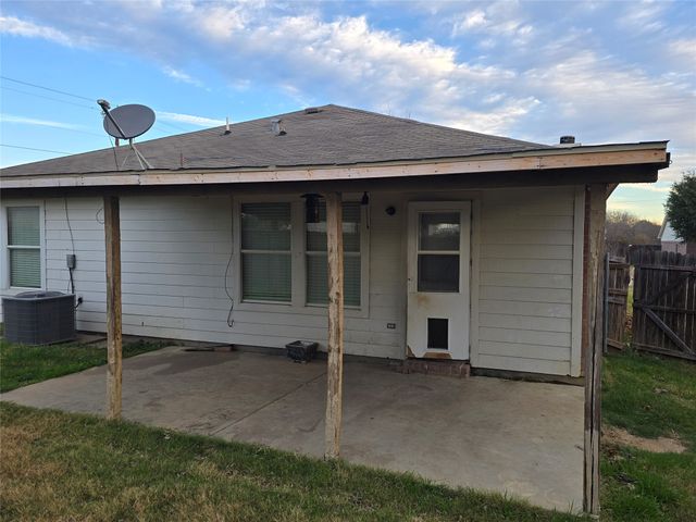 253 Pine Crest Drive, Justin, TX 76247