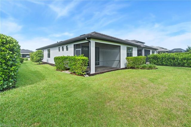 2244 Yellowfin CIR, Naples, FL 34114
