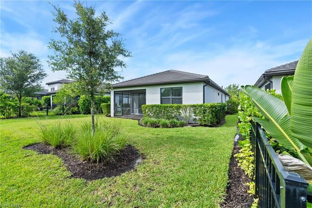 2244 Yellowfin CIR, Naples, FL 34114