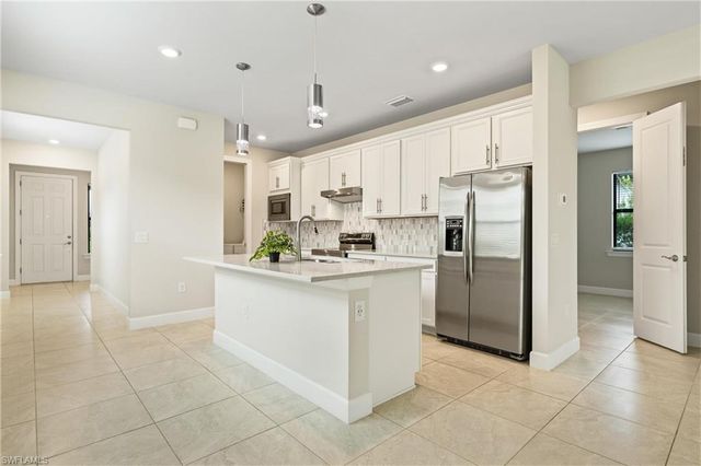 2244 Yellowfin CIR, Naples, FL 34114