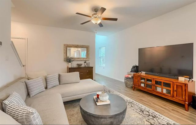 198 George Neggan LN, Bastrop, TX 78602