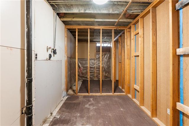 406 SE 21st Street, Oak Grove, MO 64075