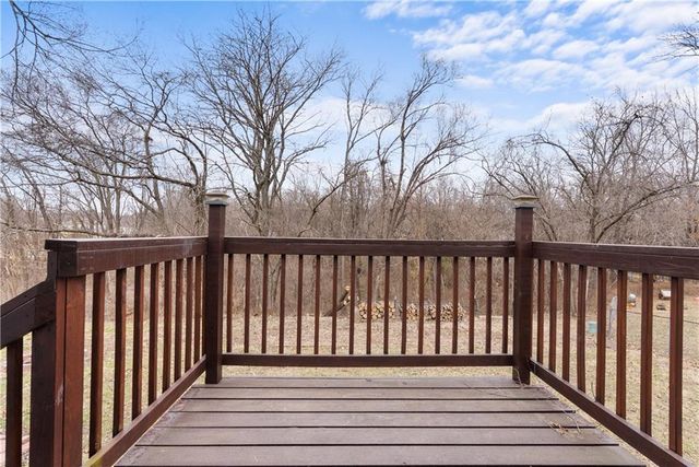 406 SE 21st Street, Oak Grove, MO 64075