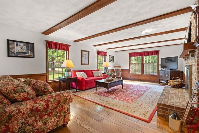 28 Thompson Dr, Sudbury, MA 01776